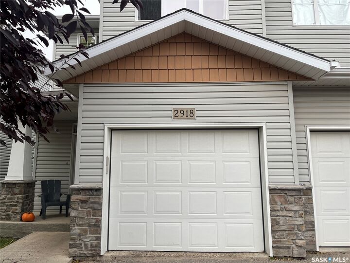 Property Photo:  2918 Cranbourn Crescent  SK S4V 3E4 