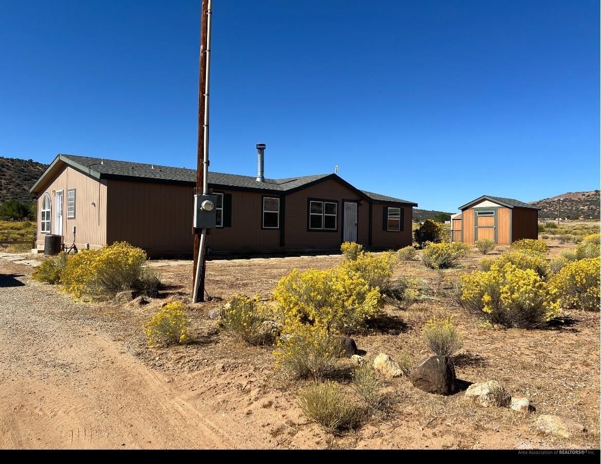 Property Photo:  12264 Umtali Road  CA 93561 