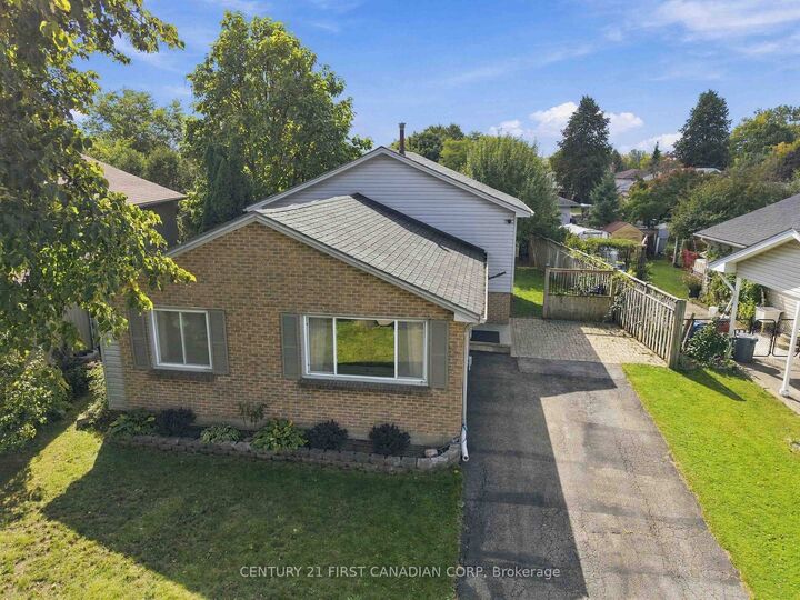 Property Photo: 17 Archer Crescent ON N6E 2A4
