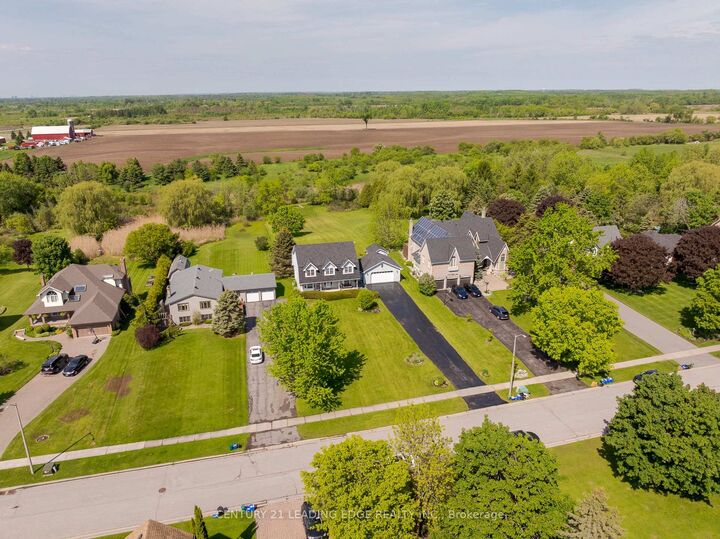 Photo de la propriété:  5048 William Street  ON L1Y 1B2 