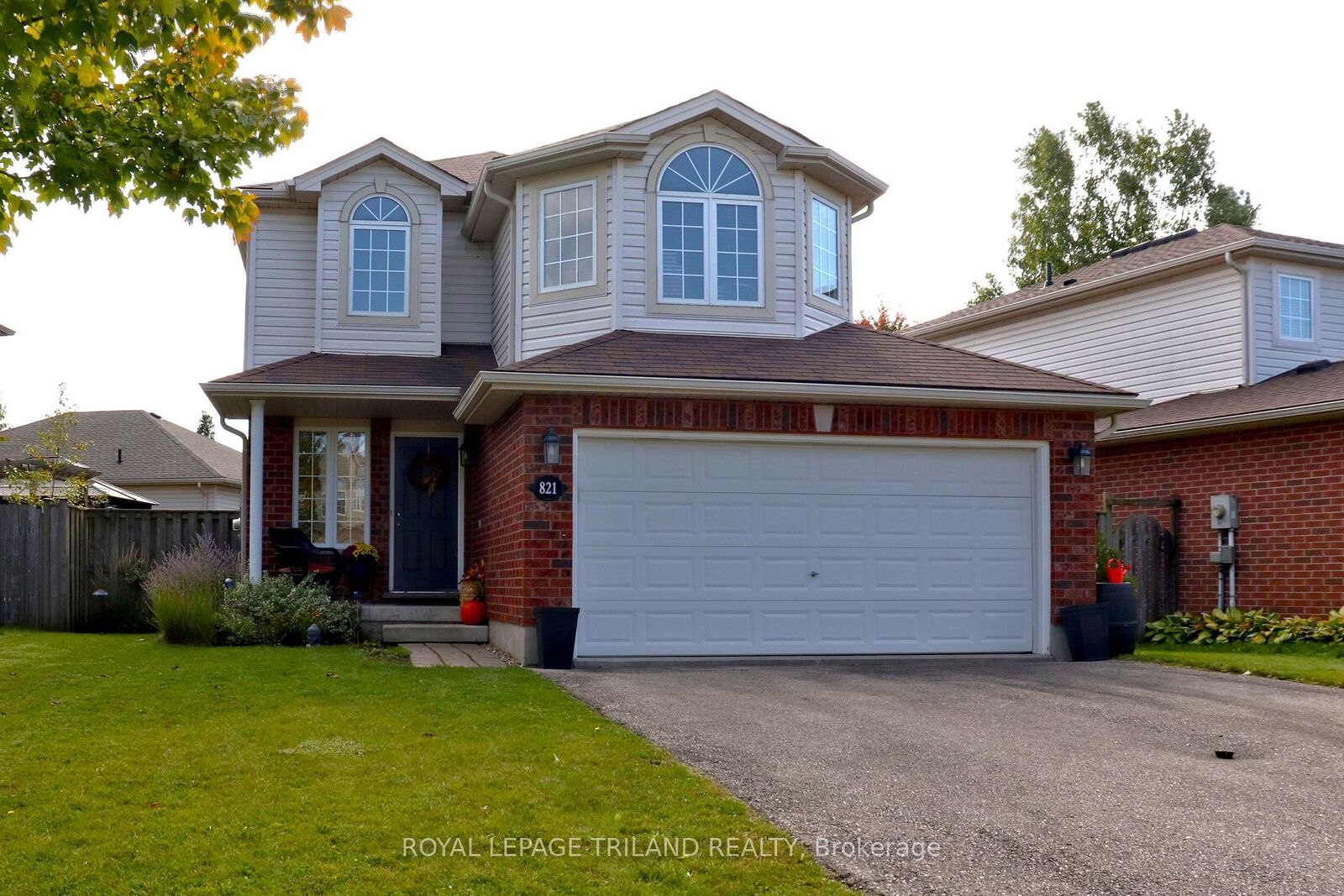 Photo de la propriété: 921 Sprucewood Drive ON N5X 4L8