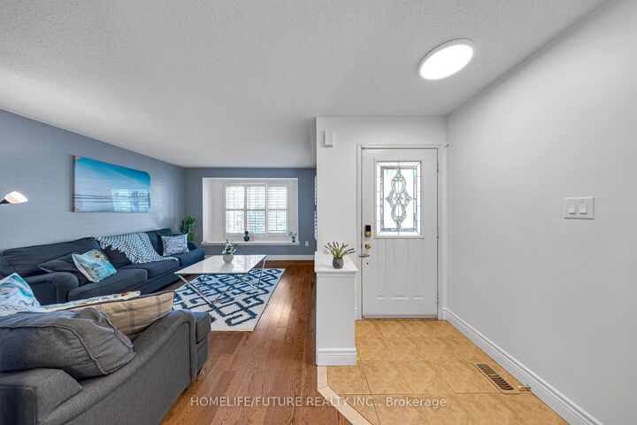 Property Photo: 17 Grainger Crescent ON L1T 4Y7