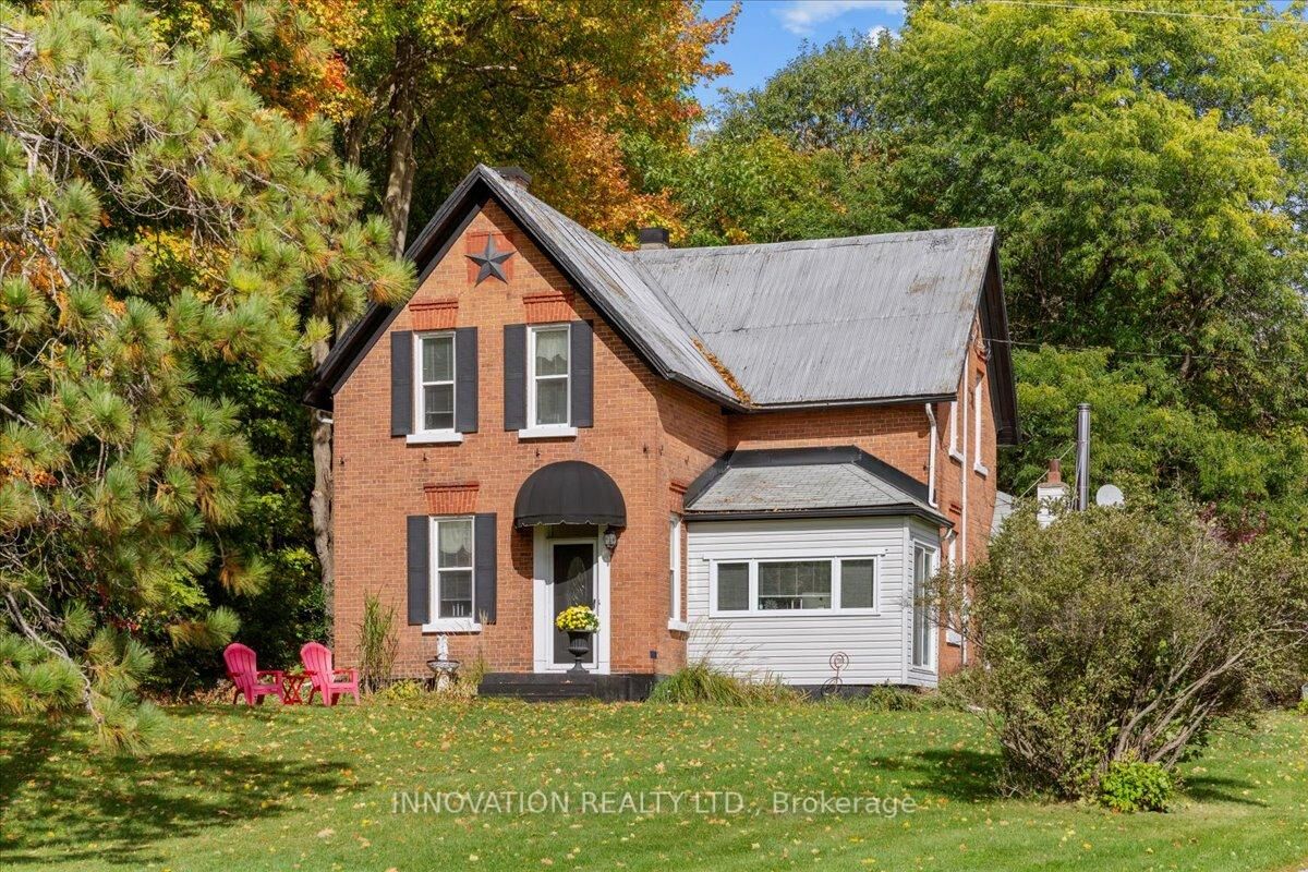 Property Photo:  4058 Carp Road  ON K0L 1L0 