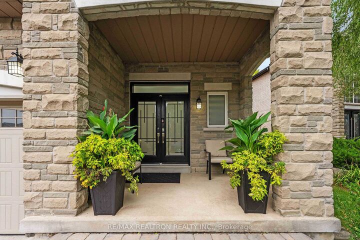 Property Photo:  32 Abilene Court  ON L4C 0S6 