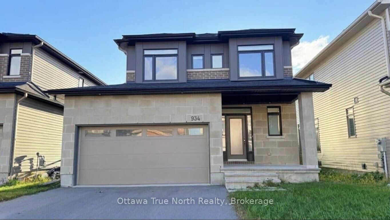Property Photo:  934 Embankment Street  ON K2S 2P6 