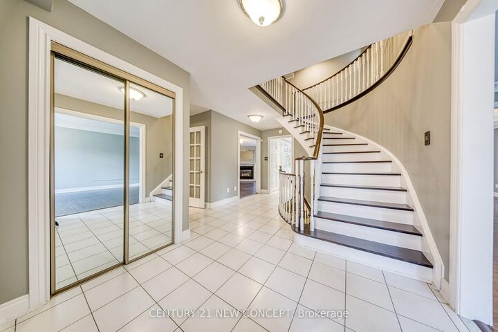 Property Photo:  528 Belview Avenue  ON L4L 7R6 
