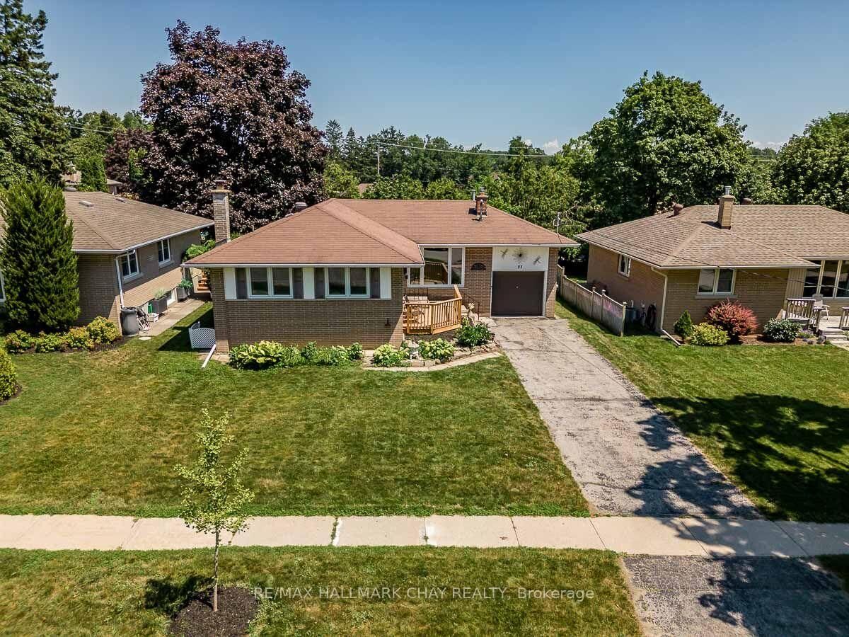 Property Photo:  23 Downsview Drive  ON L4M 4P7 
