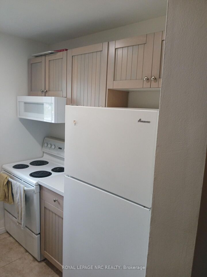 Property Photo:  302 Vine Street 31  ON L2M 7M6 