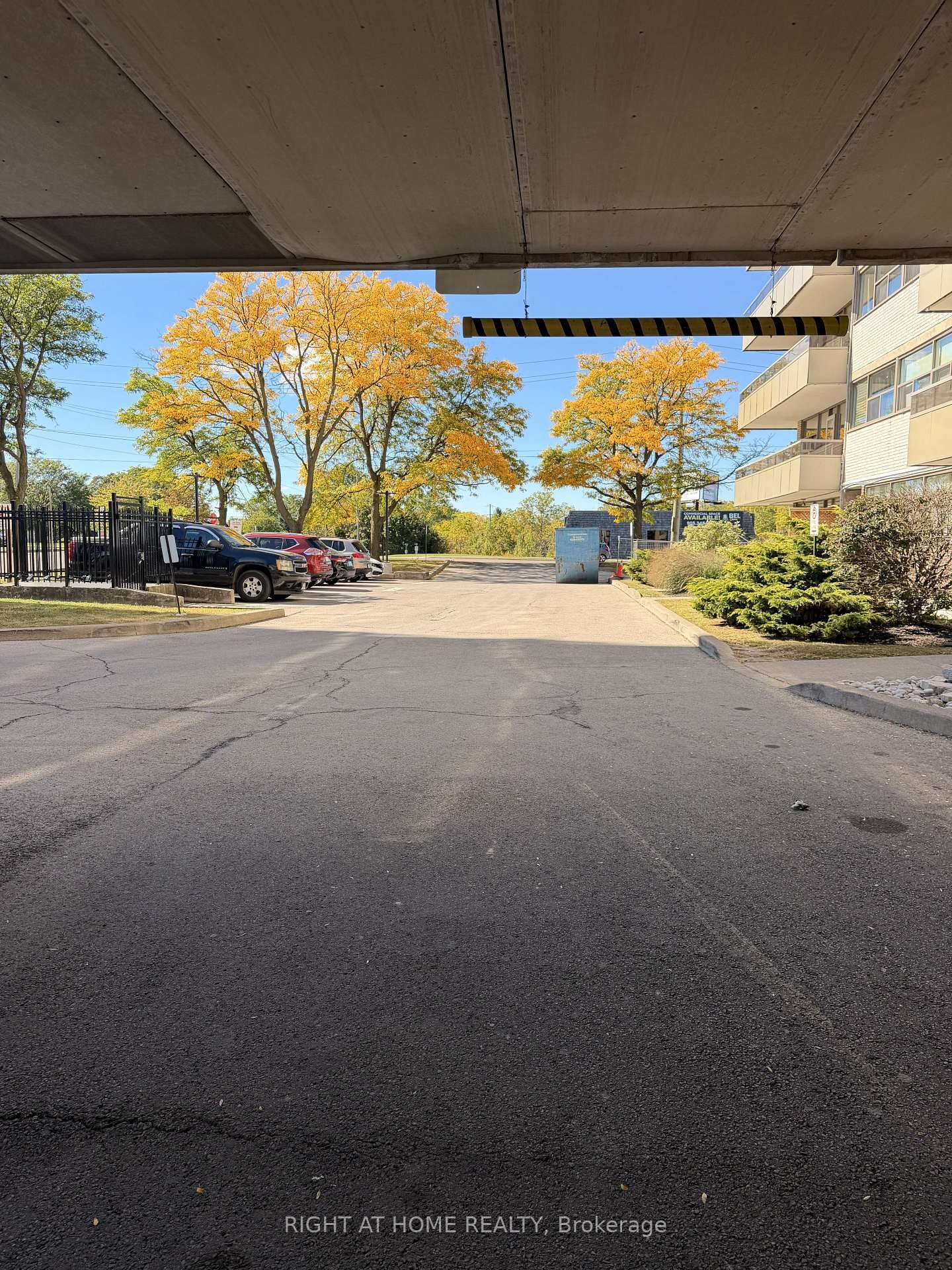 Property Photo:  215 Glenridge Avenue 505  ON L2T 3J7 