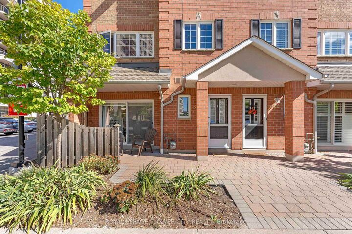Property Photo:  1400 The Esplanade N/A 423  ON L1V 6V2 