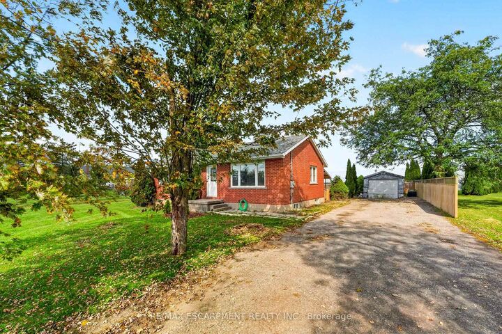Property Photo:  320 Mud Street  ON L0R 1M0 