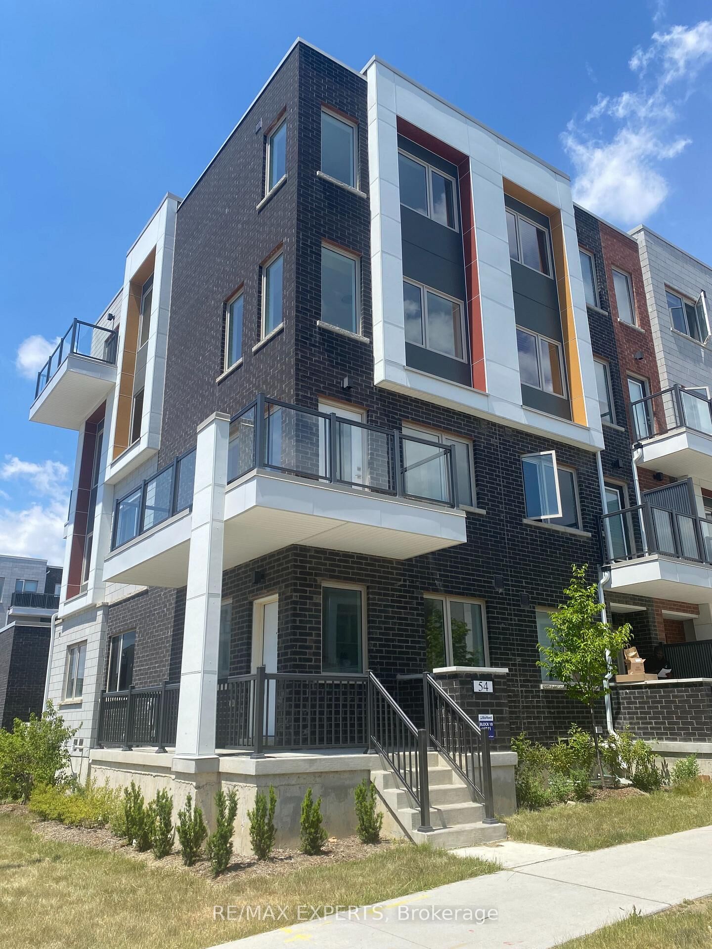 Property Photo:  54 William Duncan Road  ON M3K 0C5 