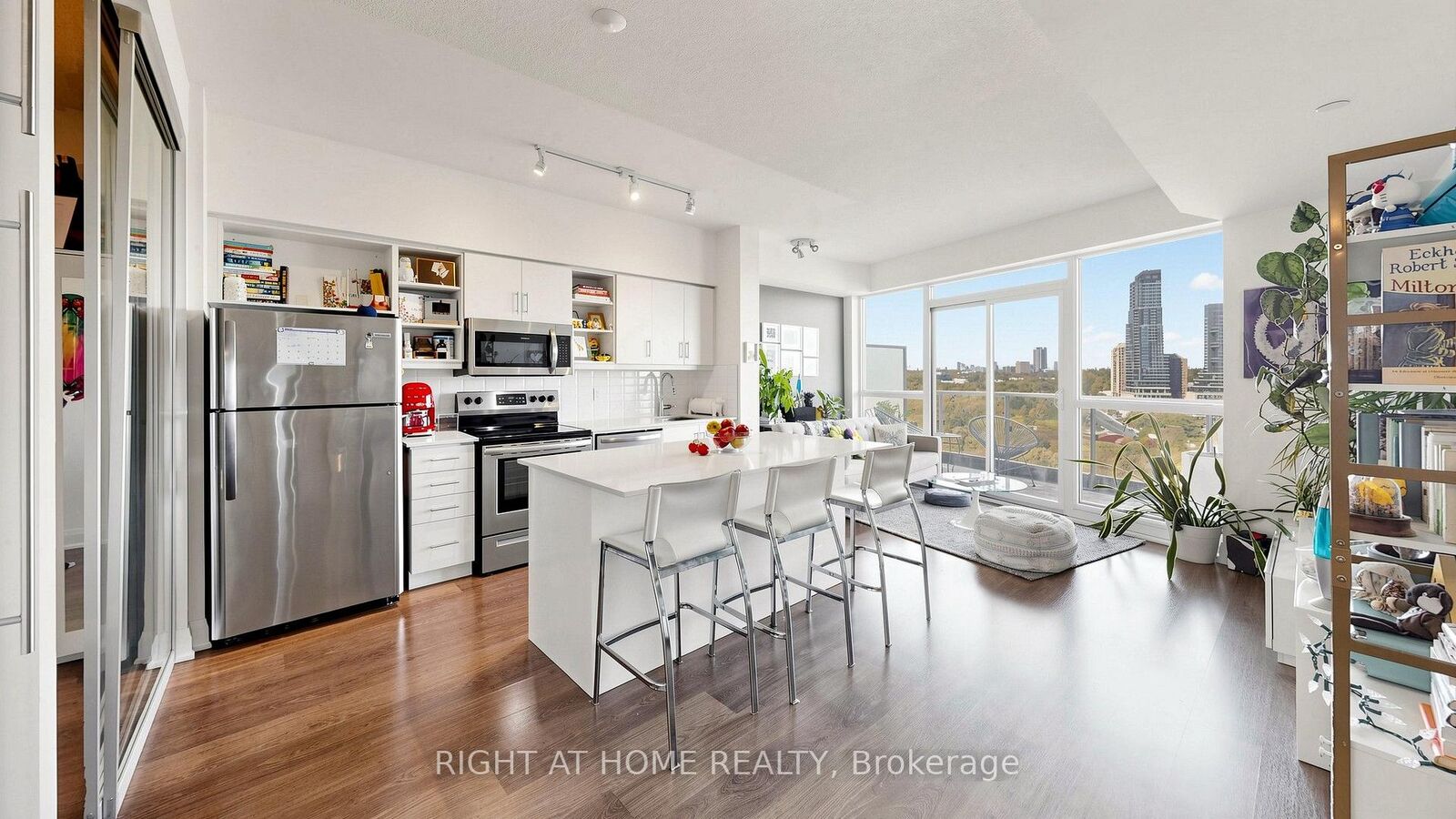 Property Photo: 160 Vanderhoof Avenue 1103 ON M4G 0B7