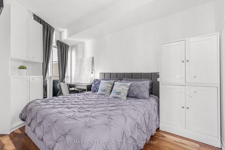Property Photo:  38 Dan Leckie Way 2908  ON M5V 2V6 