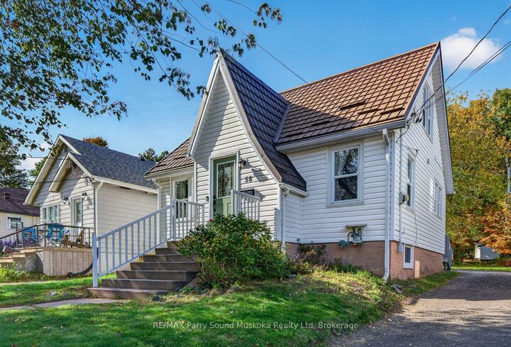 Property Photo:  58 William Street  ON P2A 1V1 
