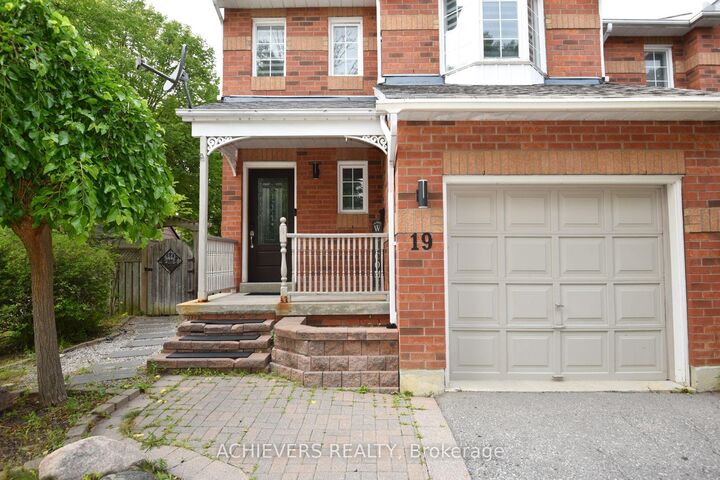 Property Photo:  19 McCullock Crescent  ON L1T 3X1 