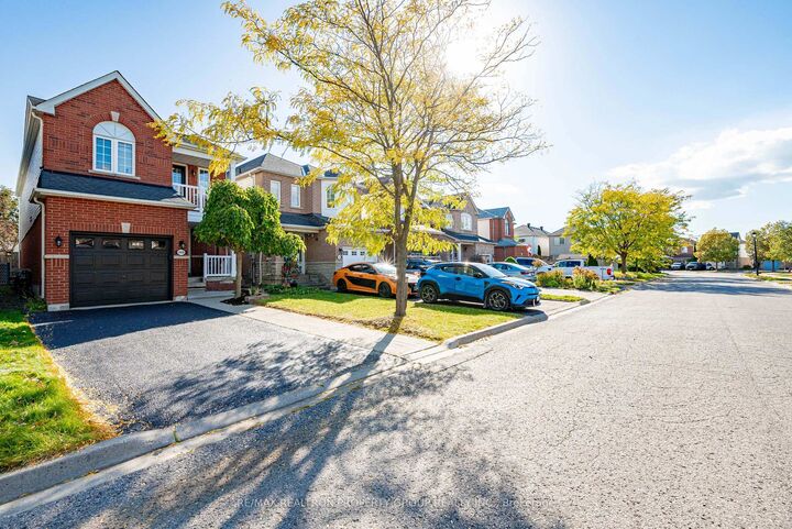 Property Photo:  562 Pelletier Court  ON L3X 2N7 