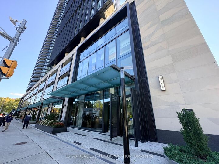 Property Photo: 575 Bloor Street 1811 ON M4X 1J8