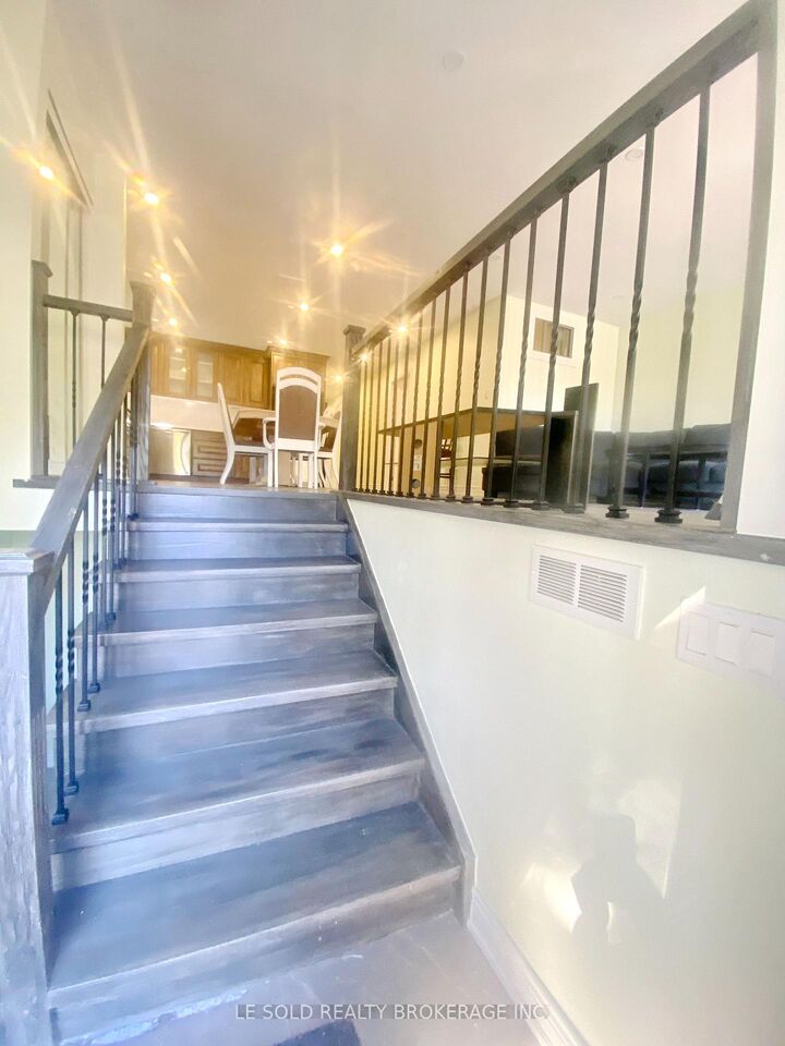 Property Photo: 2 Chipwood Crescent Upper ON M2J 3X7