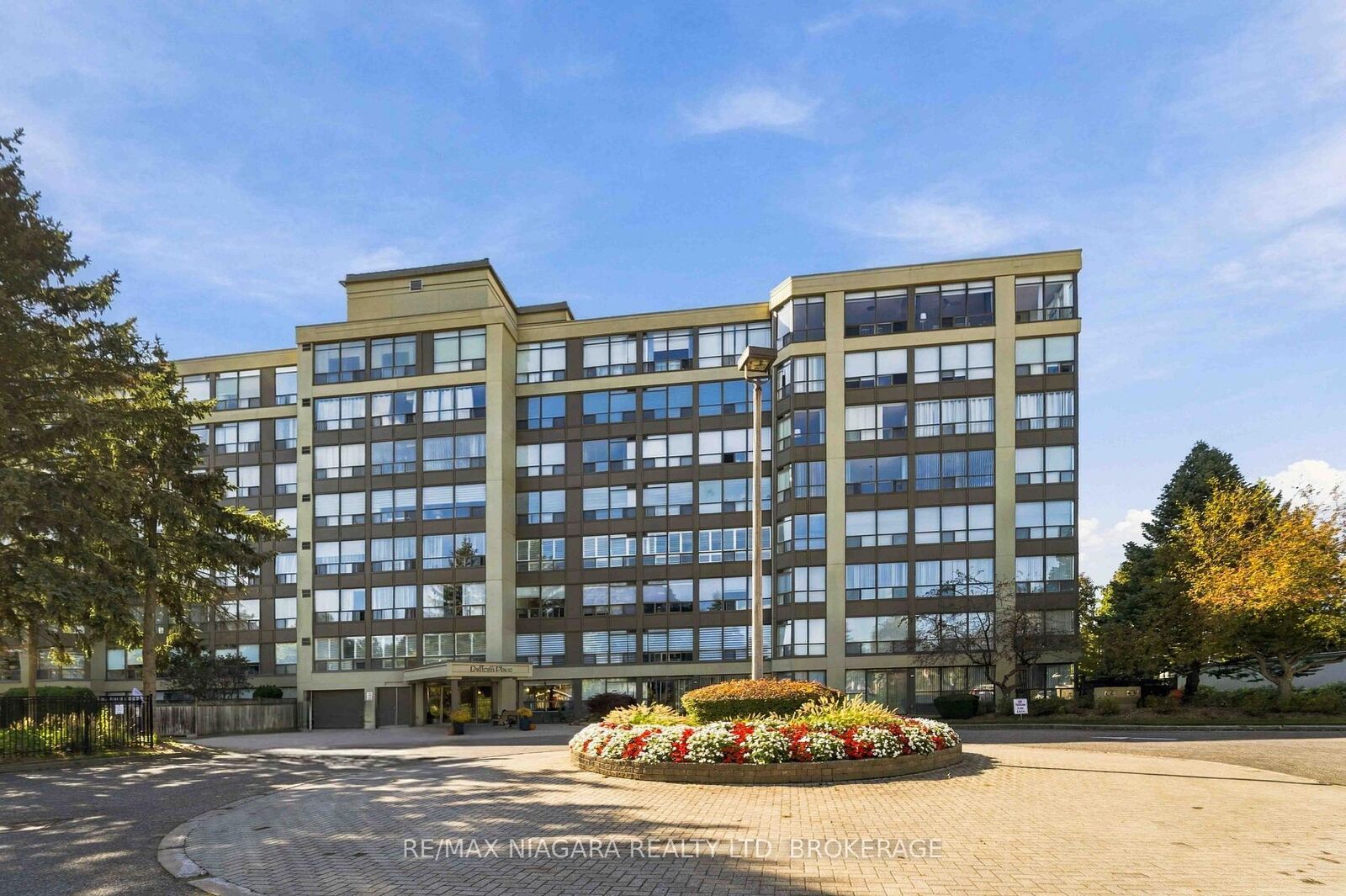 Property Photo:  5100 Dorchester Road 704  ON L2E 7H4 