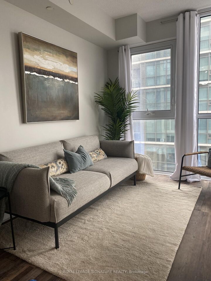 Property Photo:  17 Zorra Street 602  ON M8Z 0C8 