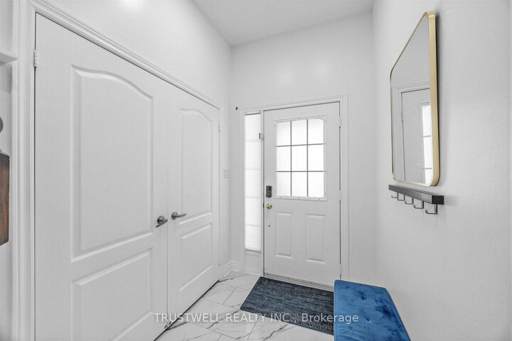 Property Photo: 3 Waldron Court ON L1T 4X2