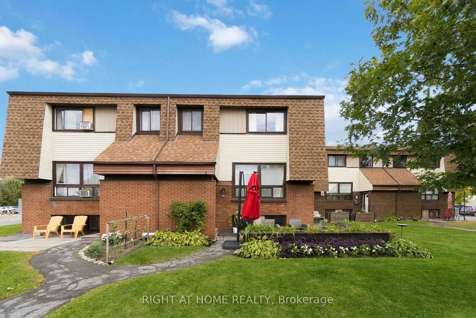 Property Photo:  23 Woodvale N/A C  ON K2G 4H3 