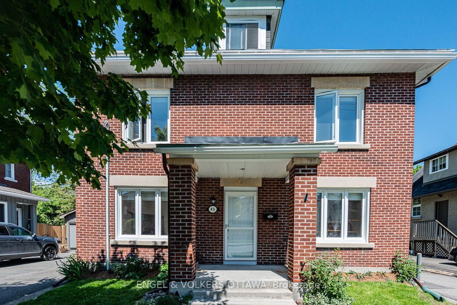 Property Photo: 43A Clarendon Avenue ON K1Y 0P3
