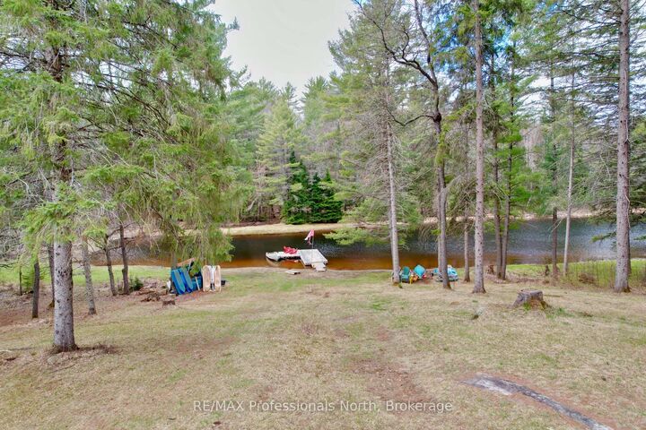 Property Photo: 862 Lynx Lake Rd Road ON P1H 2J3