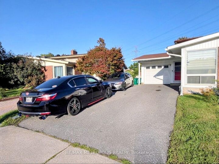 Property Photo:  7 Medhurst Drive Bsmt  ON K2G 3X7 