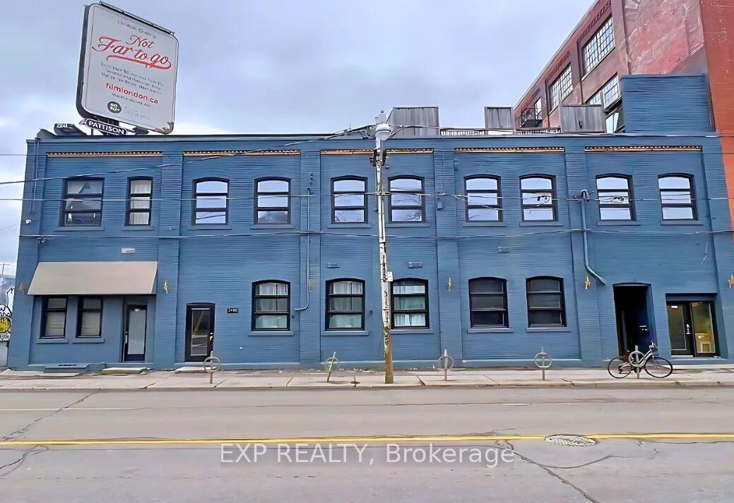Property Photo:  2480 Dundas Street W 2474  ON M6P 1W9 
