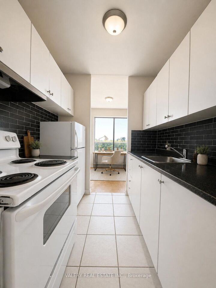 Property Photo:  1780 Lawrence Avenue E 502  ON M1R 2Y2 