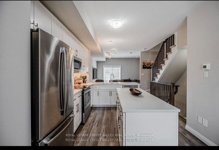 Property Photo:  720 Grey Street 31  ON N3S 0K2 