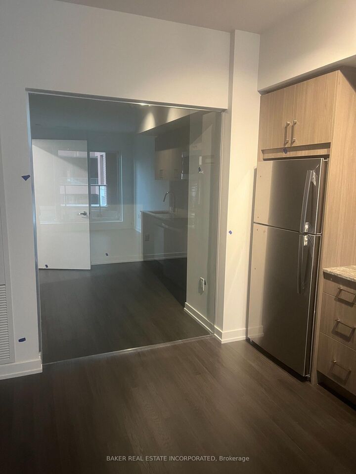Photo de la propriété:  4010 Eglinton Avenue W 411  ON M9A 0G5 