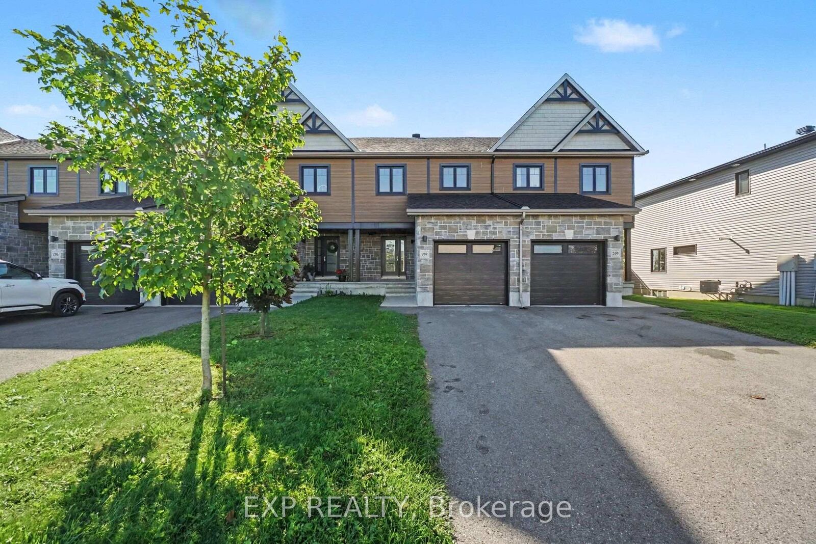 Property Photo:  202 St Malo Place  ON K0A 1W0 