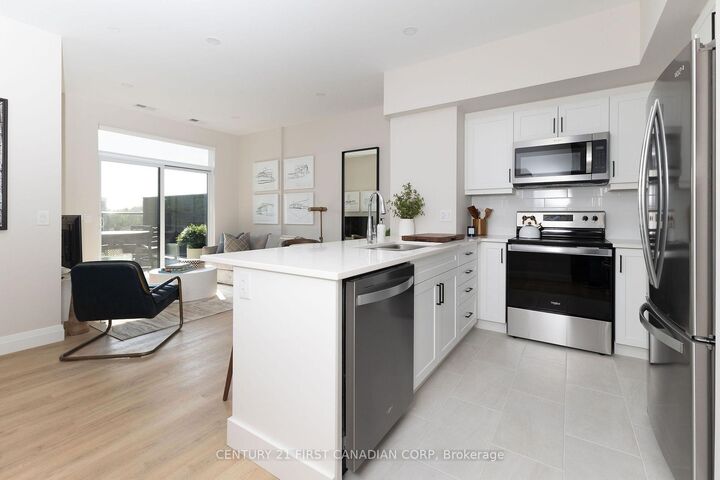 Property Photo: 230 North Centre Road 714 ON N5X 0P9