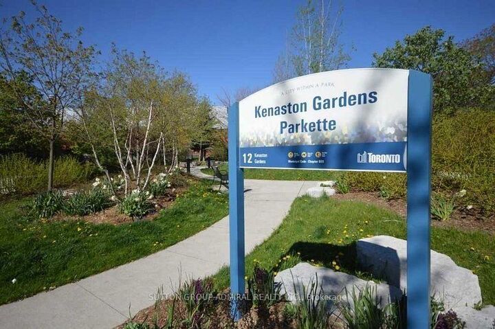 Property Photo: 7 Kenaston Gardens 124 ON M2K 0E9