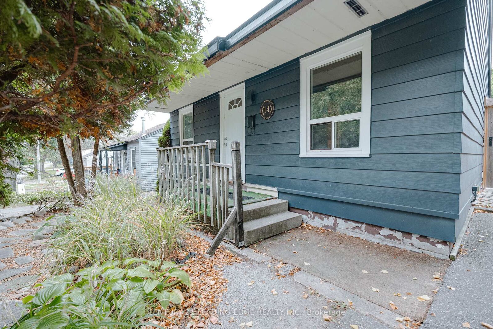 Property Photo:  14 George Street  ON L1S 1S5 