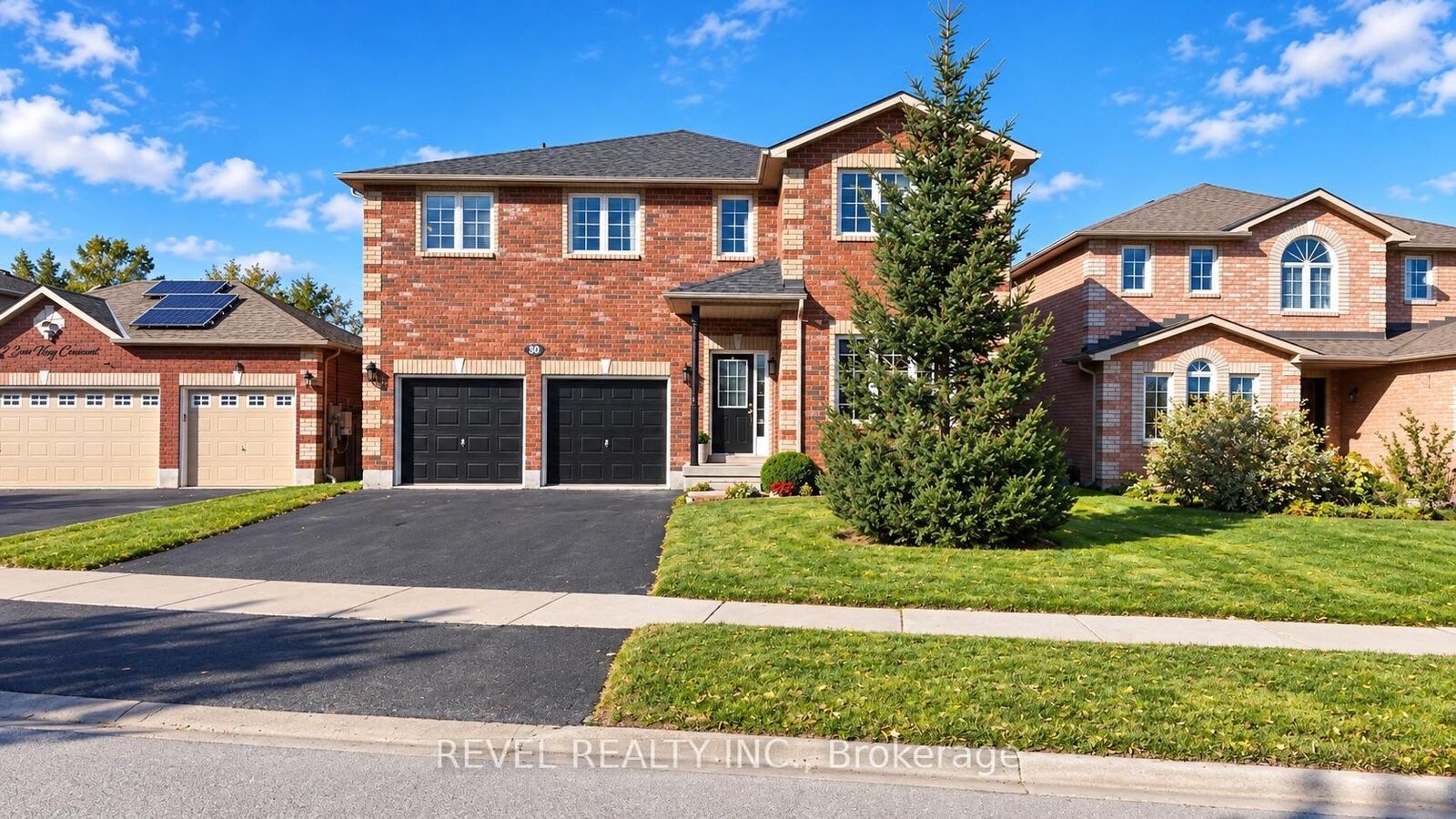 Property Photo:  30 Sun King Crescent  ON L4M 7J9 