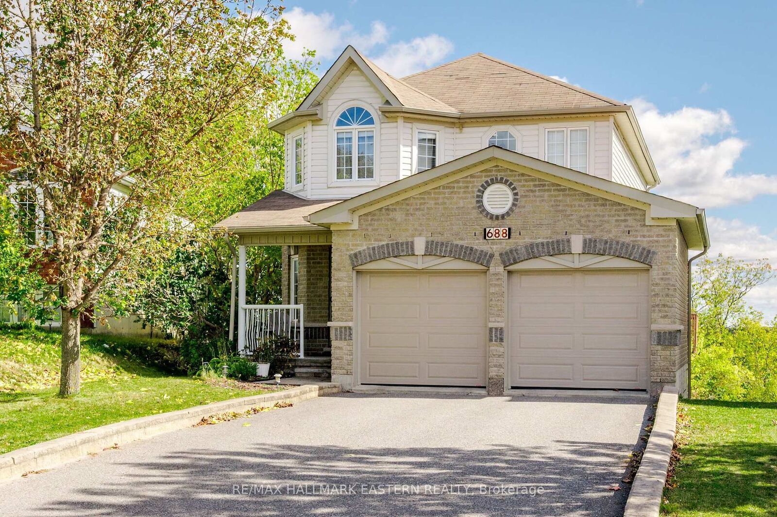 Property Photo:  688 Trailview Drive  ON K9J 8P1 