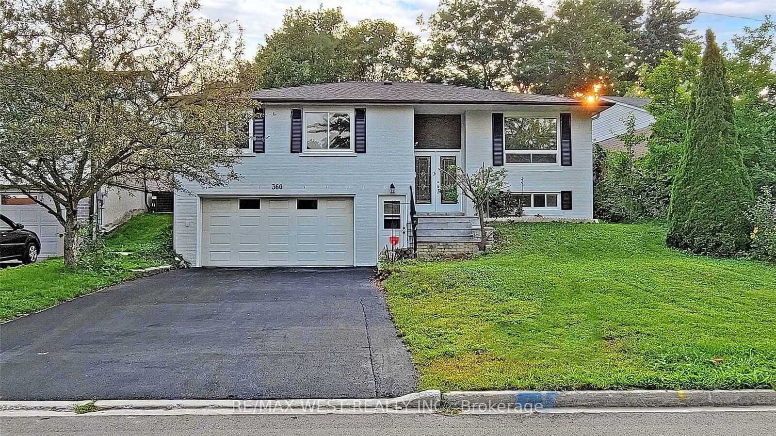 Property Photo:  360 Dixon Boulevard Lower  ON L3Y 5C4 