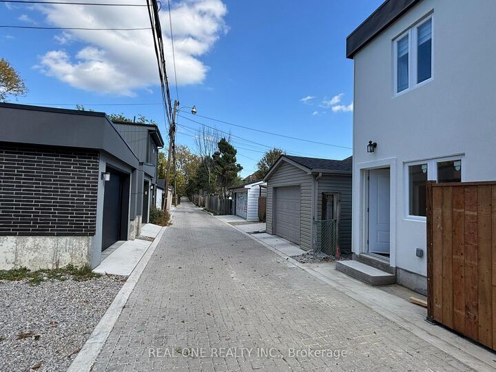 Property Photo:  90 Douglas Avenue Laneway House  ON M5M 1G5 