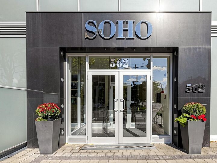 Property Photo:  562 Eglinton Avenue E 401  ON M4P 1P1 