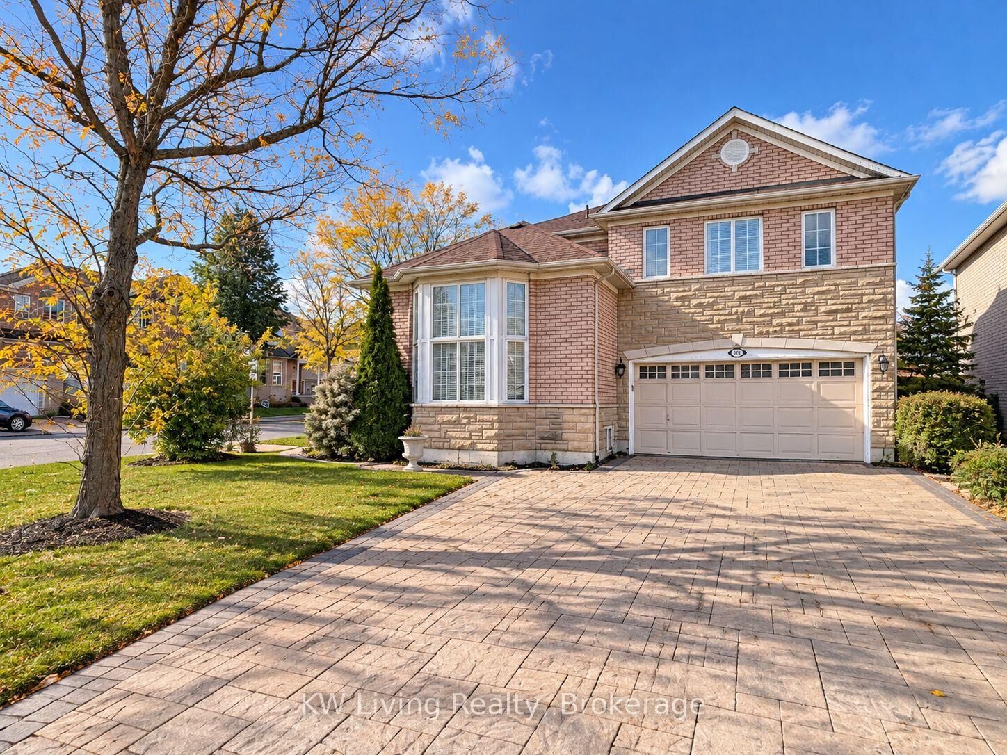 Property Photo:  26 Gardenia Crescent  ON L6C 2K7 