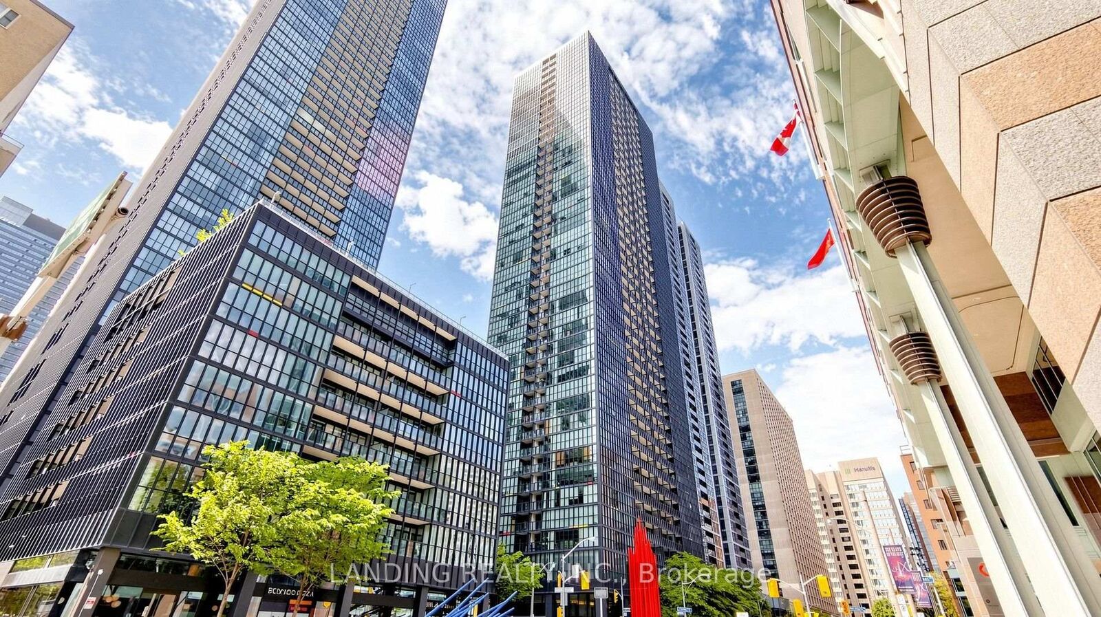 Property Photo:  110 Charles Street E 3404  ON M4Y 1T5 