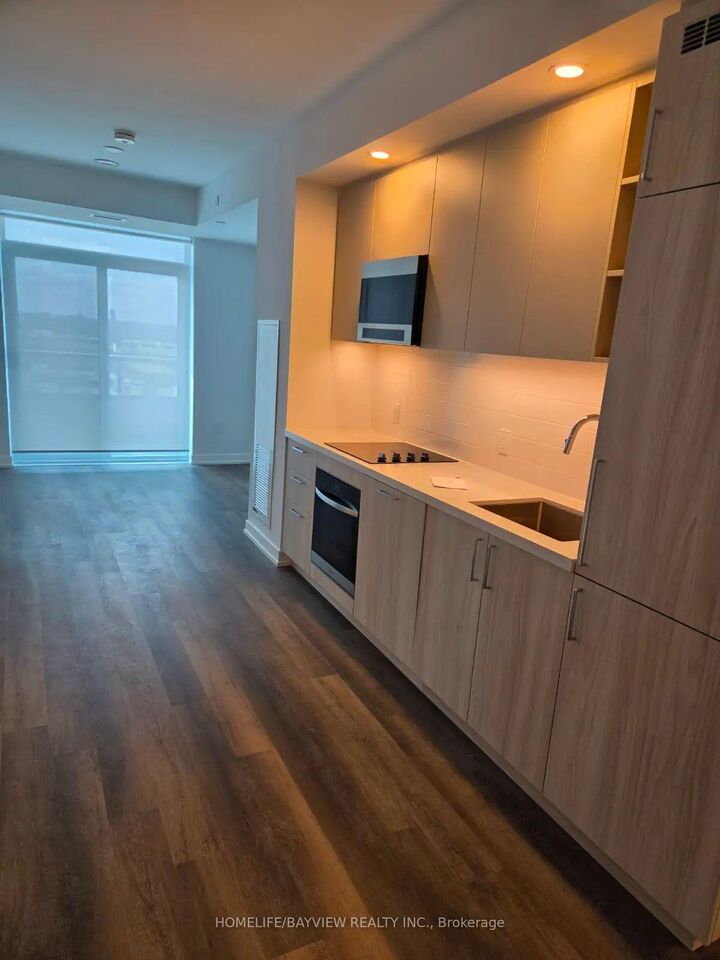 Property Photo: 5 Meadowdale Road 1402 ON L4K 0C7