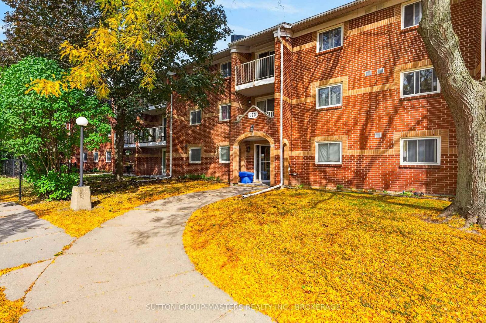 Property Photo:  573 Armstrong Road 101  ON K7M 8J8 