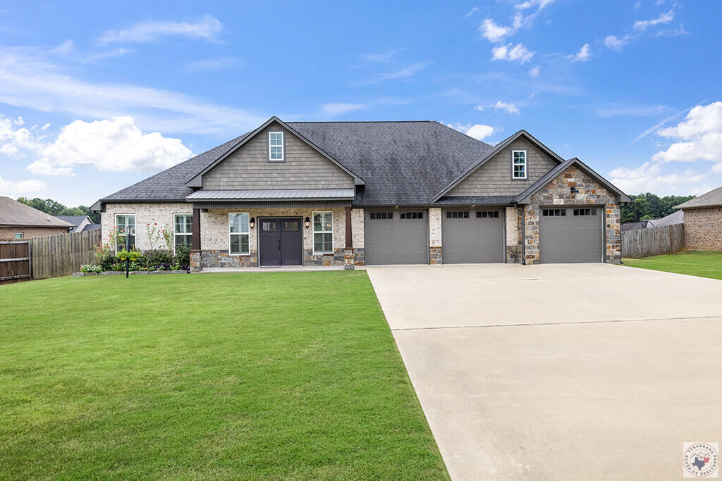 Property Photo: 175 Patriot Way TX 75501