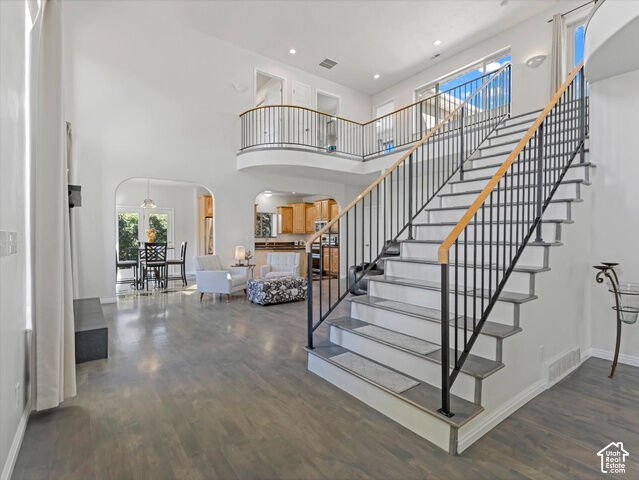 Property Photo: 10819 S Lostwood Dr E UT 84092