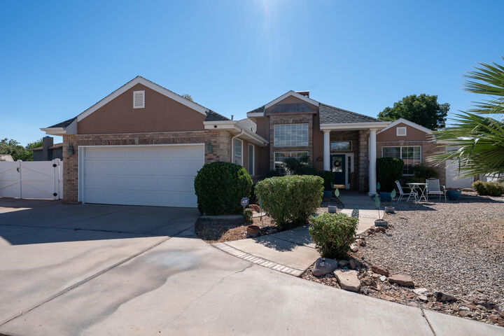 Property Photo:  2887 S Palm Cir  UT 84790 